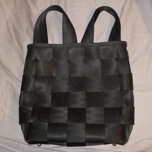 Harvey's seatbelt backpack